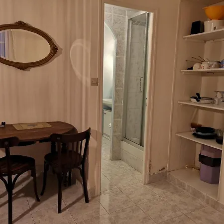 La Roseraie Maison d'hôtes 3*