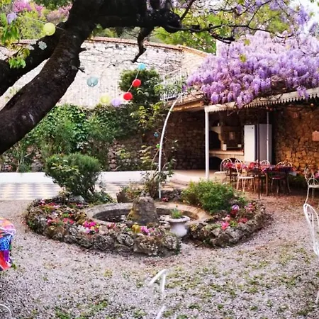 Maison d'hôtes La Roseraie 3*