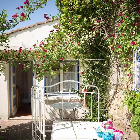 בית הארחה La Roseraie Lodève