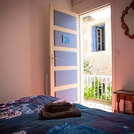 Konukevi La Roseraie 3*