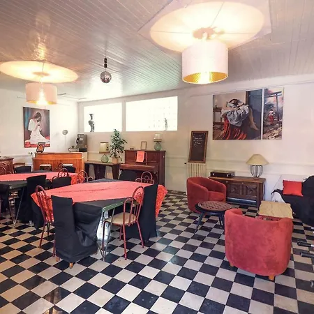 בית הארחה La Roseraie Lodève